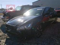 نيسان ألتيما